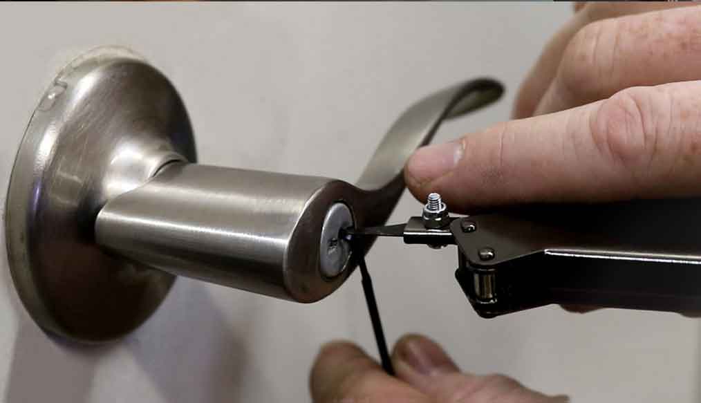 home lockout service pick lock